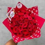 25 lush roses